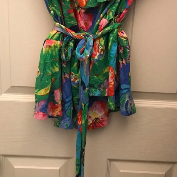 Lauren by Ralph Lauren Floral belted top with elastic neck line. Brand New 3X - Picture 2 of 7